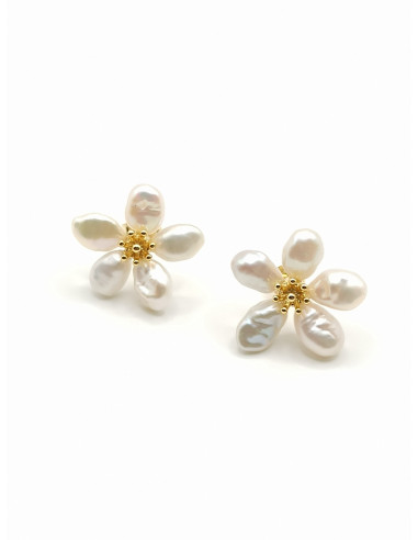 Silver daisy earrings