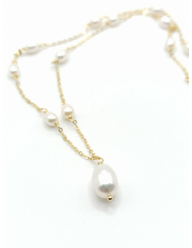Silver pearl necklace