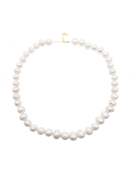 Silver pearl necklace