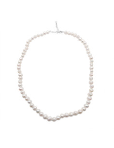 Silver pearl necklace