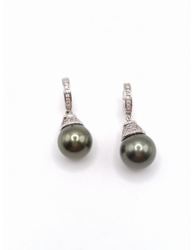 Silver pearl earrings